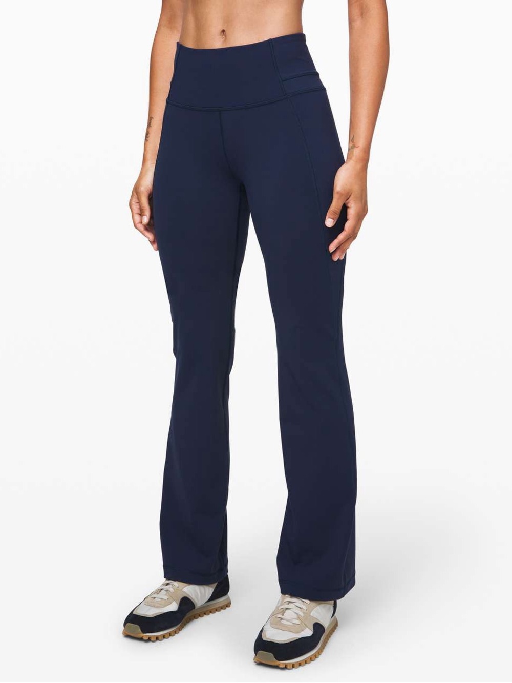 Lululemon Groove Pant Bootcut 32"
True Navy High-Waist Flare Leg Athleisure alo